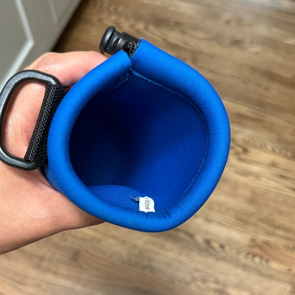 Nalgene Blue Neoprene Bottle Sleeve with Loop - Picture 4 of 6